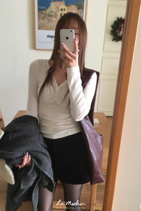 薄料V領抓皺上衣
